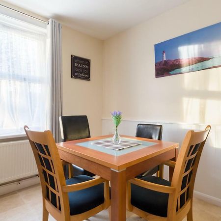 Well Presented 2 Bedroom House - Sleeps Four Leamington Spa Dış mekan fotoğraf