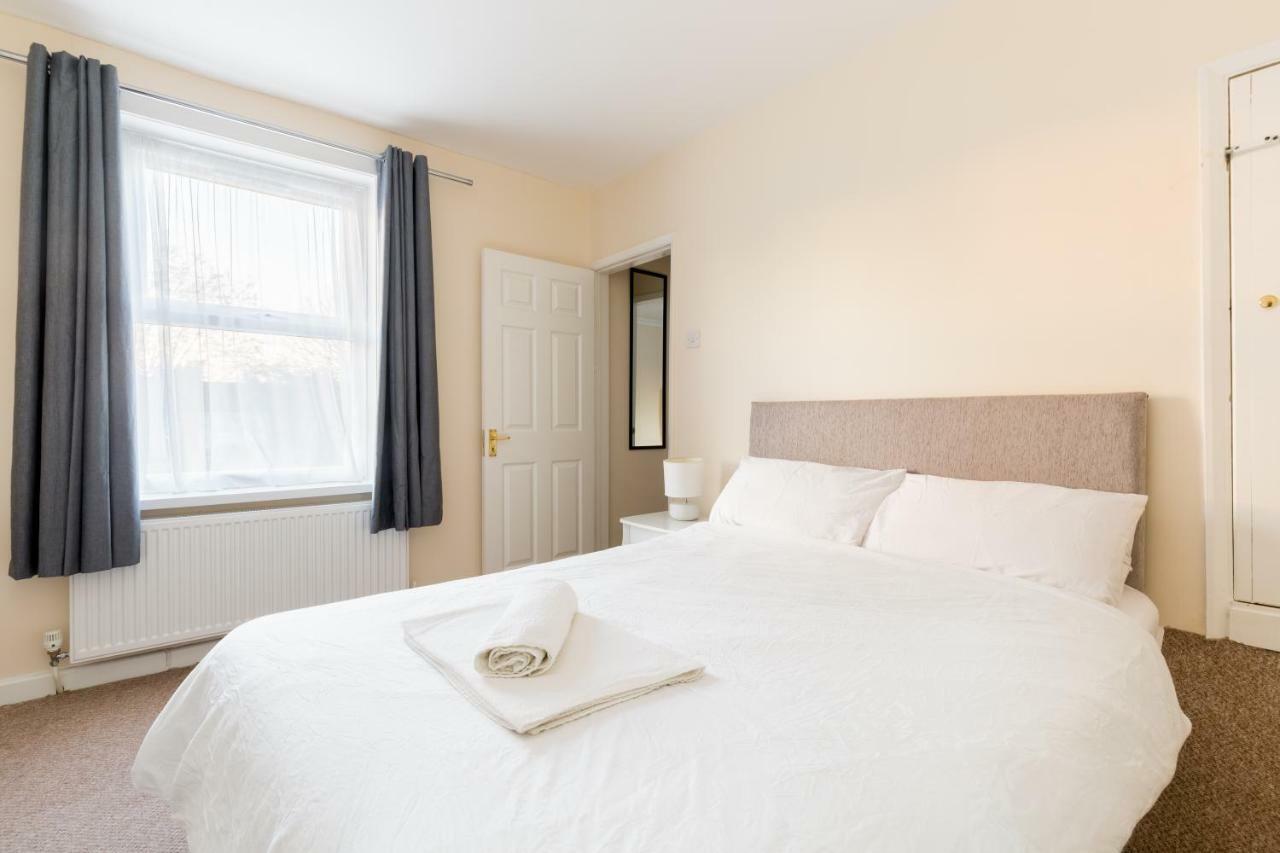 Well Presented 2 Bedroom House - Sleeps Four Leamington Spa Dış mekan fotoğraf