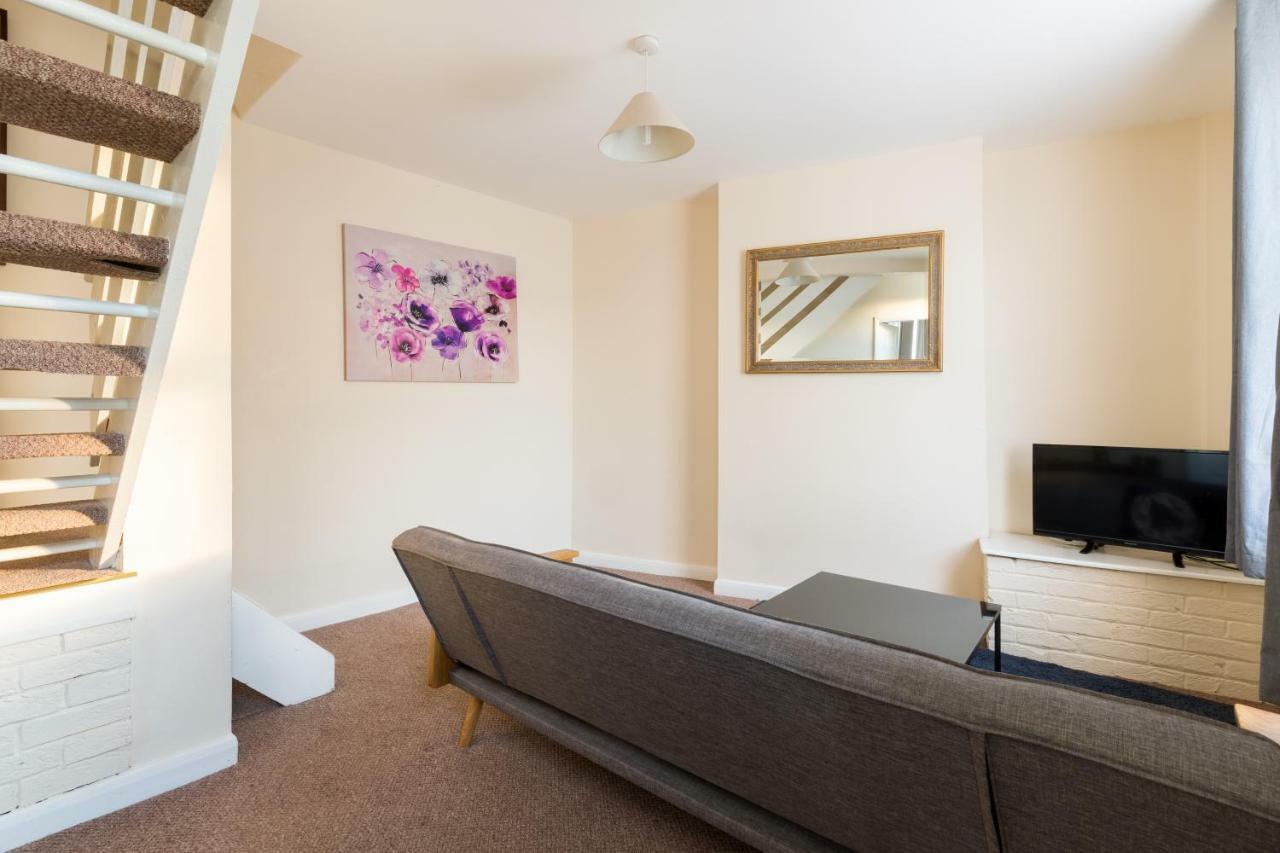 Well Presented 2 Bedroom House - Sleeps Four Leamington Spa Dış mekan fotoğraf