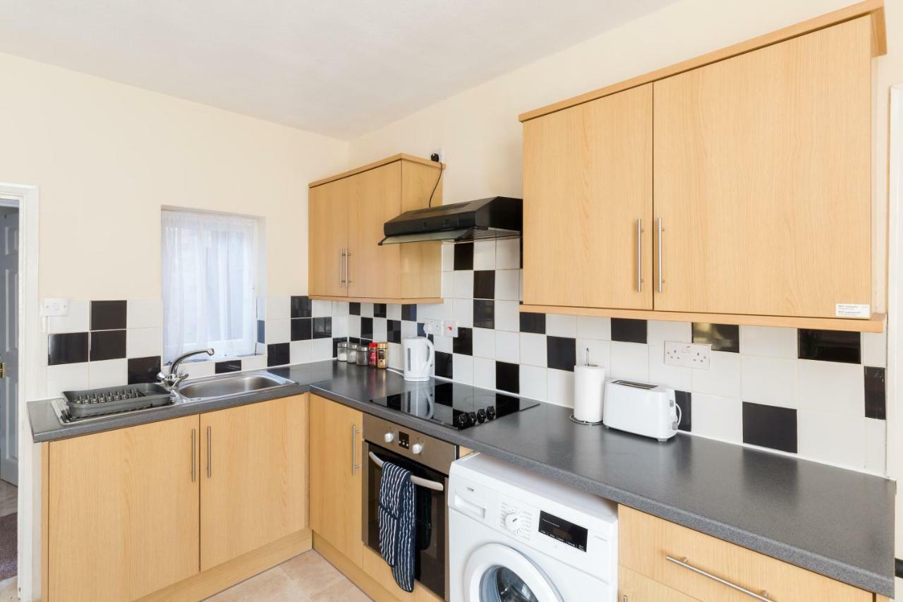 Well Presented 2 Bedroom House - Sleeps Four Leamington Spa Dış mekan fotoğraf